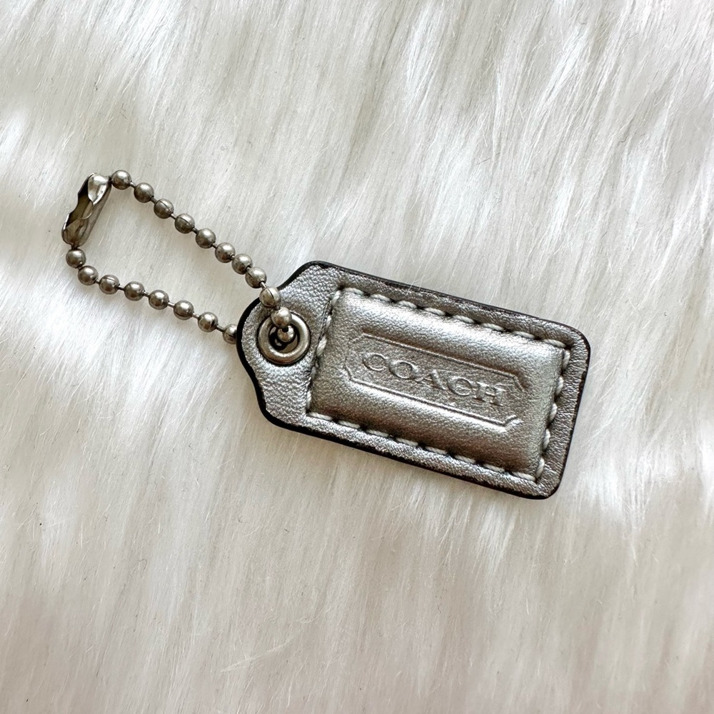 COACH LEATHER TAG